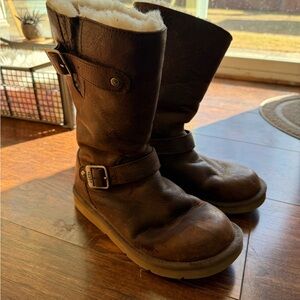 UGG kensington genuine leather boots size 6